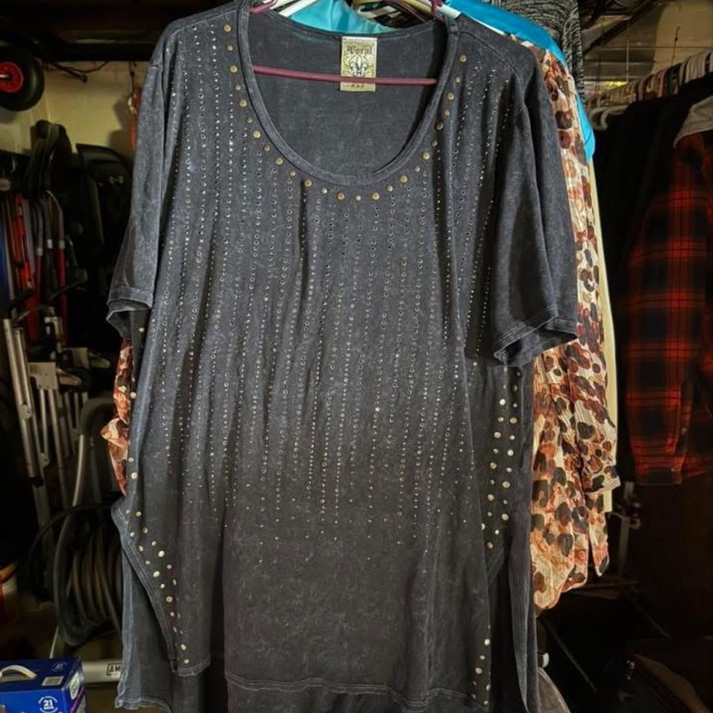 Vocal Women's Short Sleeve high low  Stud-Accent Top - Black